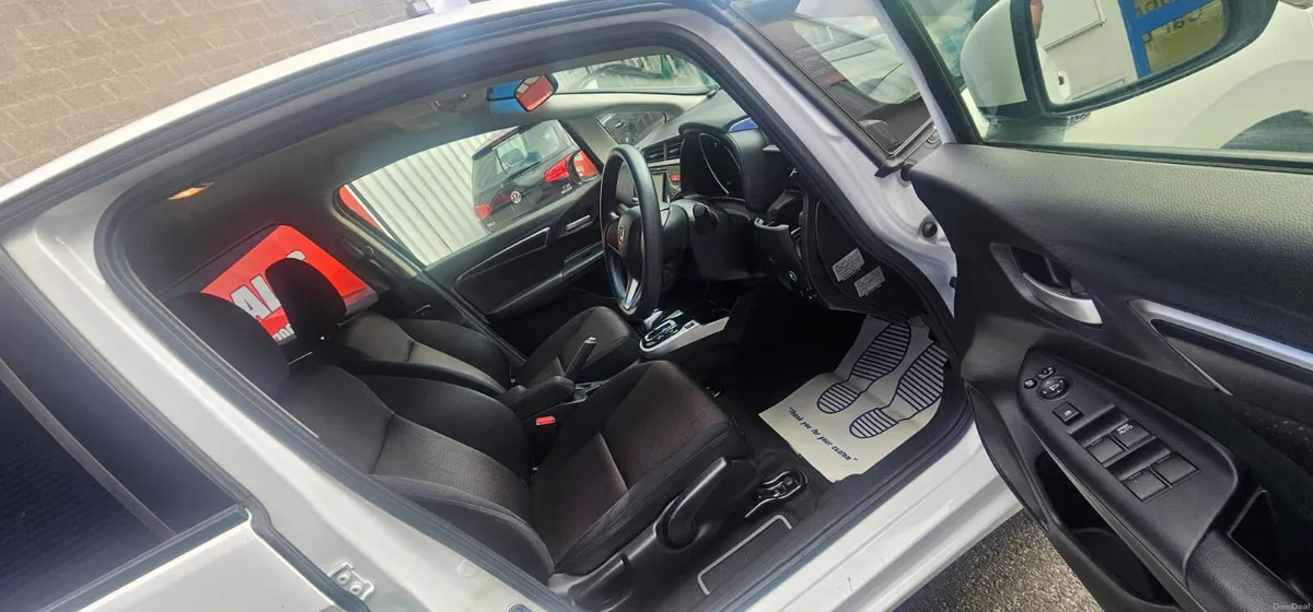 Honda Fit Hybrid Automatic - Image 5