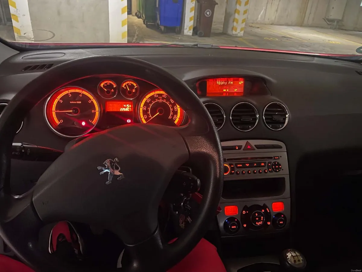Peugeot 308 2008 - Image 1