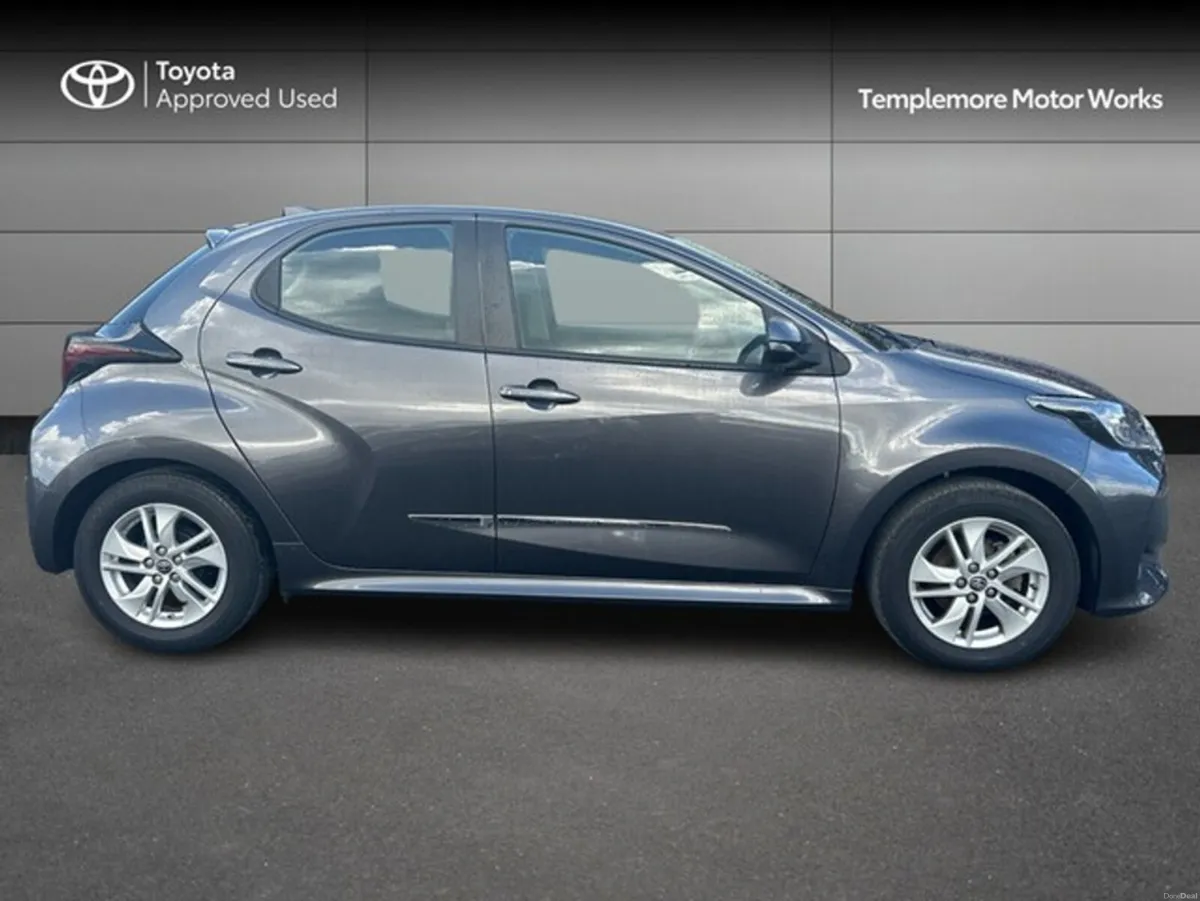 Toyota Yaris YARIS 1.5 LUNA - Image 3