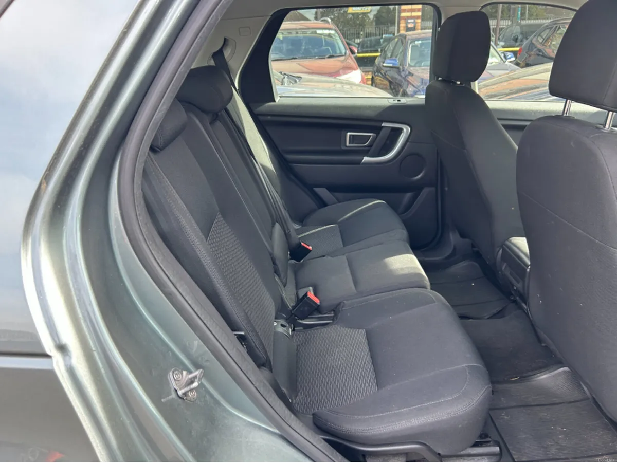 Land Rover Discovery Sport AUTO//TINY KLMS//1 OWNE - Image 4