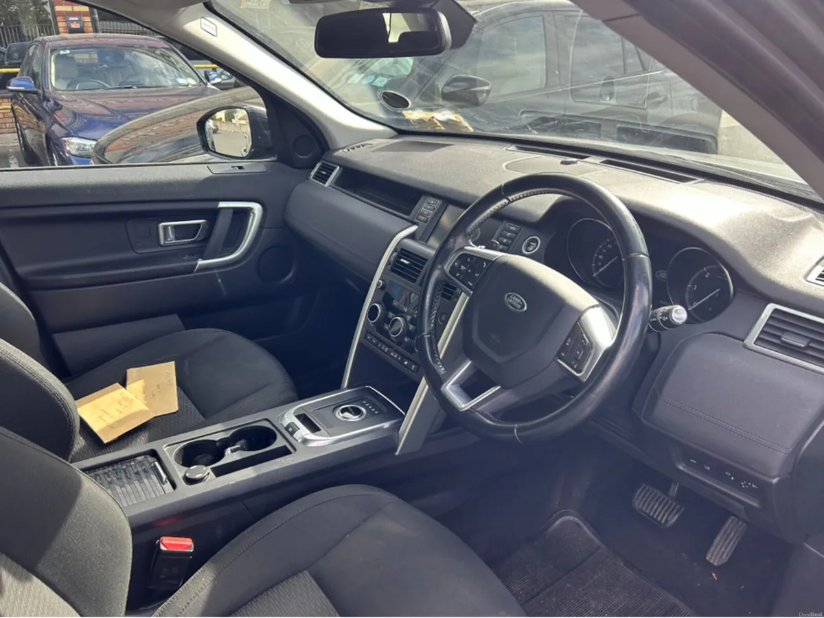 Land Rover Discovery Sport AUTO//TINY KLMS//1 OWNE - Image 5