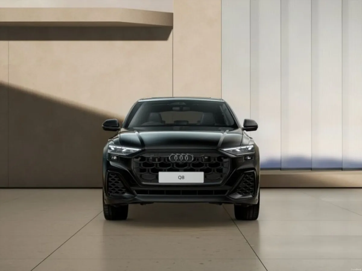 Audi Q8 Q8 SUV 60 TFSIE Q COMP 490PS - Image 1