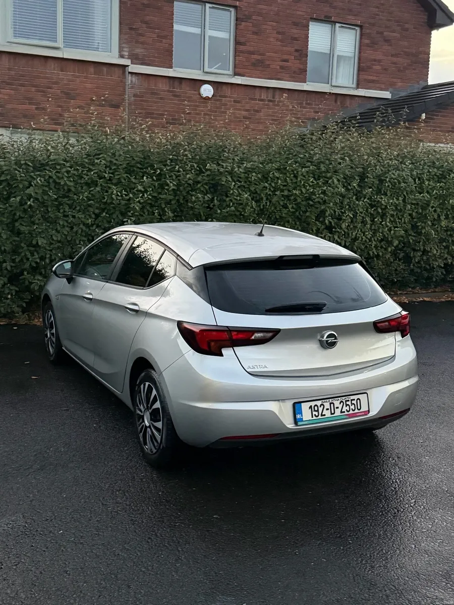 Opel Astra 1.4 Petrol Automatic - Image 5