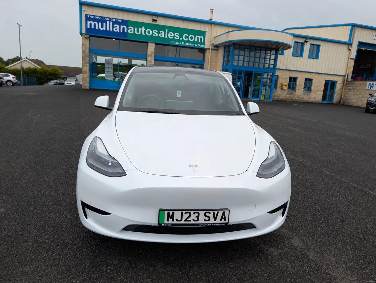 Tesla Model Y 2023 - Image 3