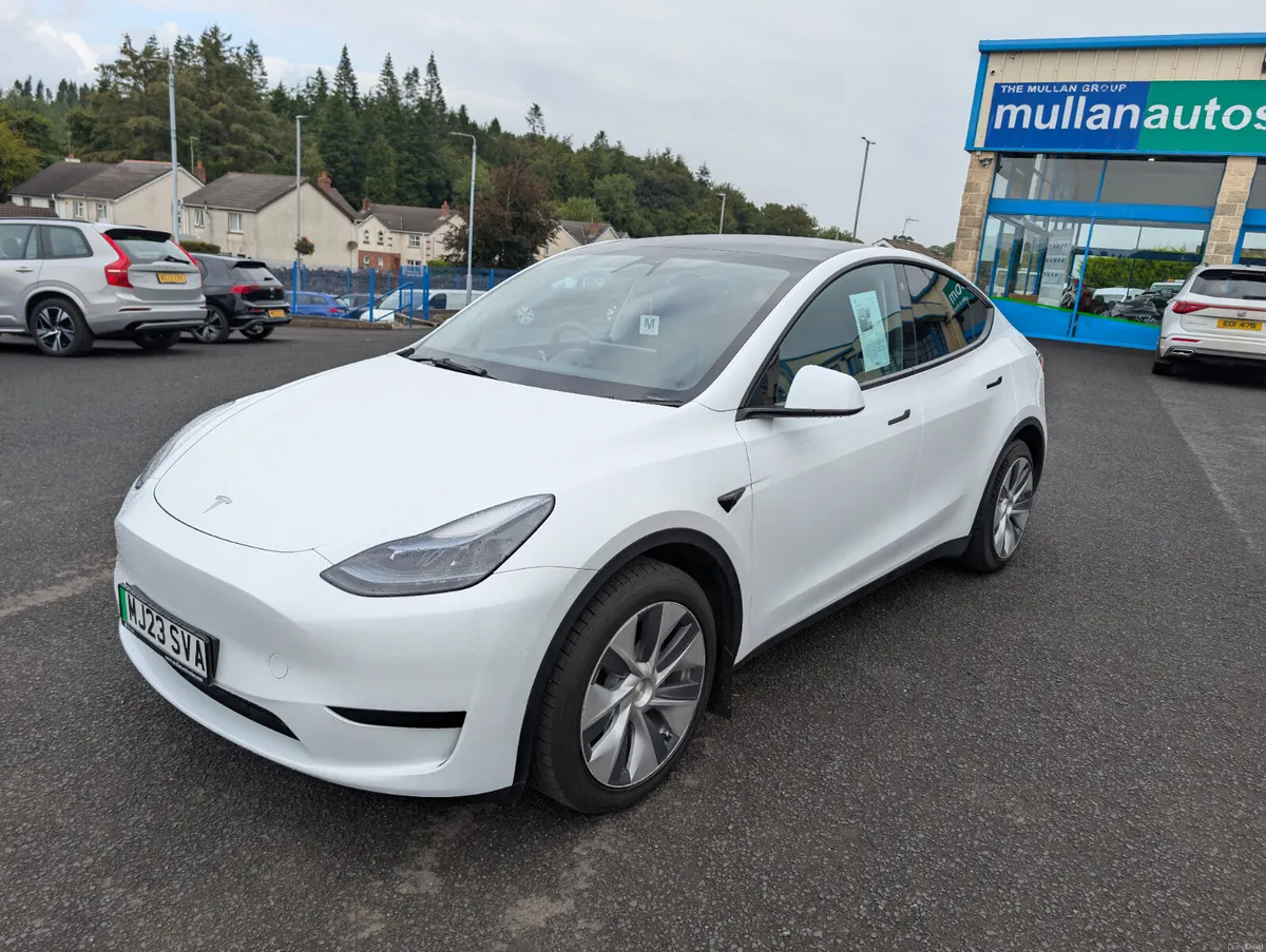 Tesla Model Y 2023 - Image 4