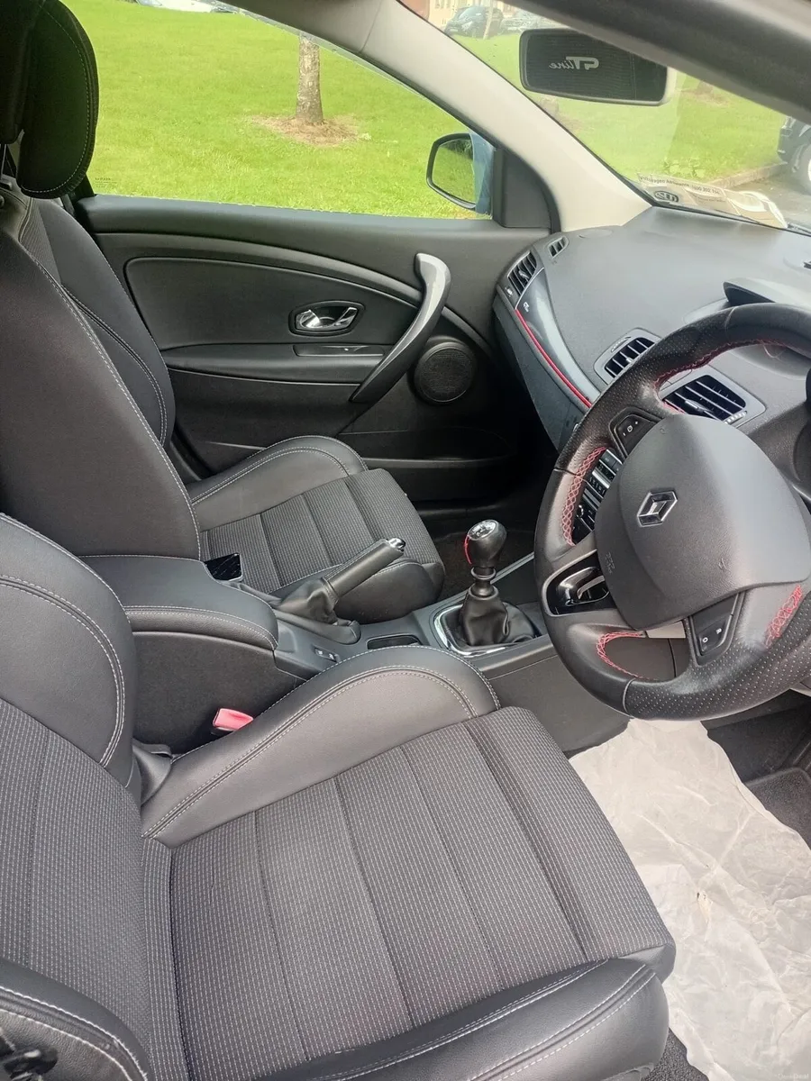 132 Renault Megane Nct 1/27 - Image 3