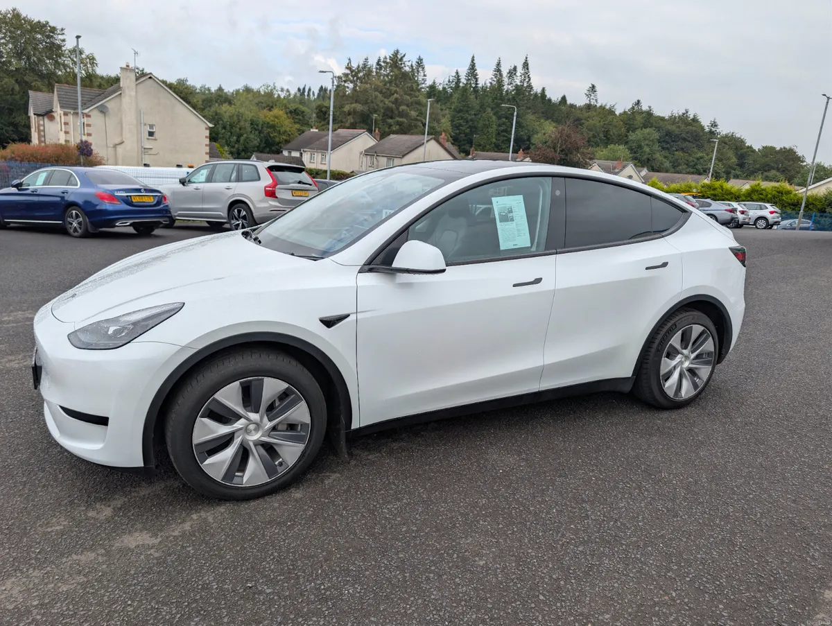 Tesla Model Y 2023 - Image 5