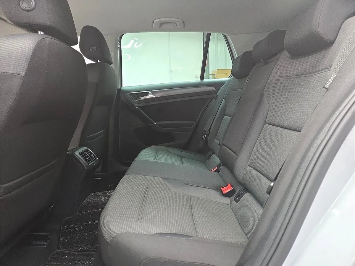 Volkswagen Golf 1.2 TSI Comfort Tech Edition DSG - Image 4