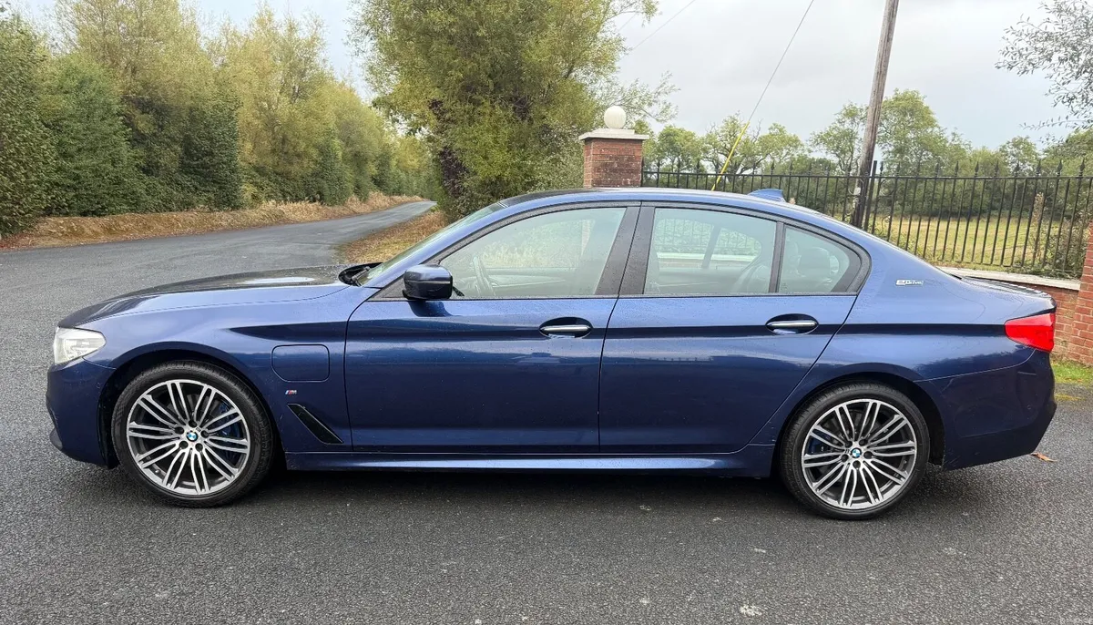 BMW 5-Series 2018 - Image 6