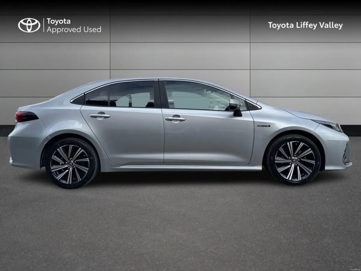 Toyota Corolla COROLLA LUNA SPORT SALOON HYBRID - Image 3