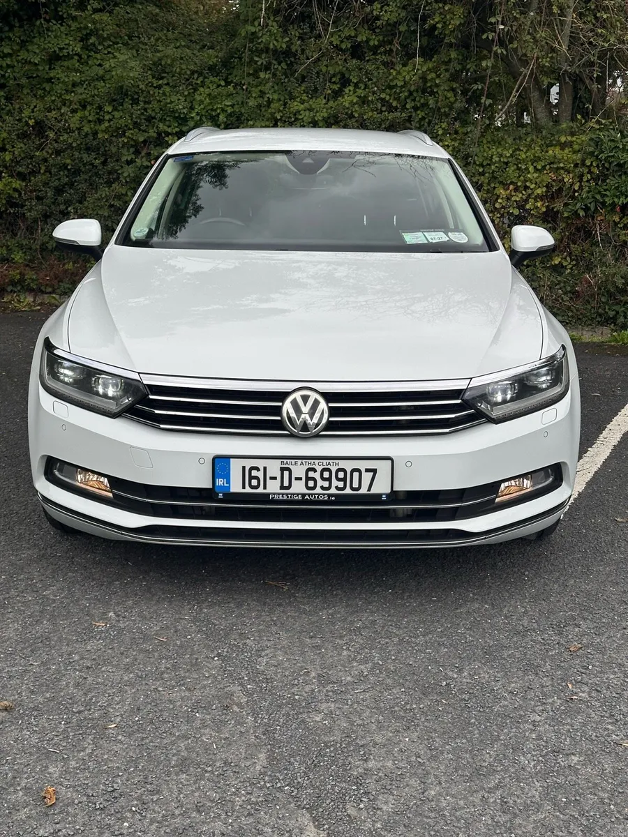 Volkswagen Passat Automatic Highline - Image 2