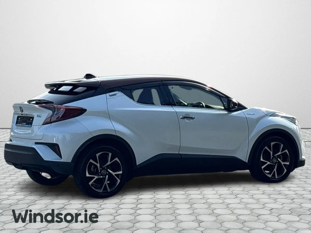 Toyota C-HR 1.8 HYBRID - Image 2
