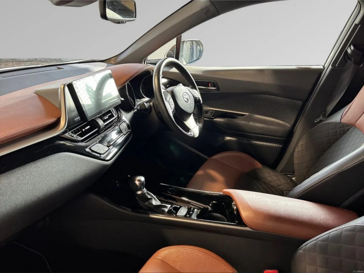 Toyota C-HR 1.8 HYBRID - Image 4