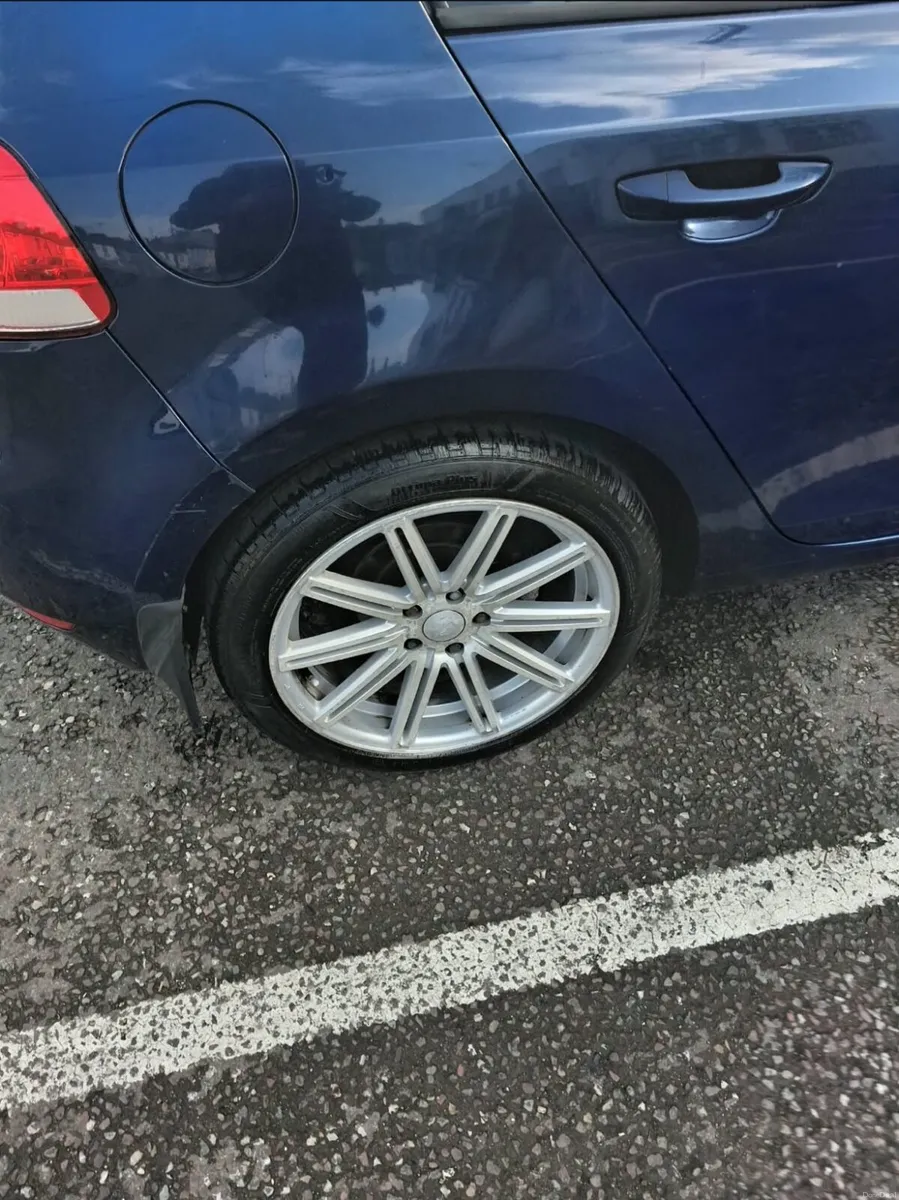 Volkswagen Golf 2011 - Image 3