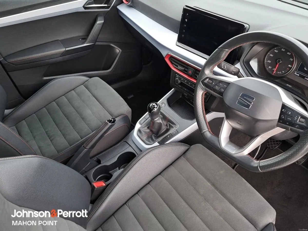 SEAT Arona 1.0TSI 110hp FR **HUGE SPEC** - Image 3