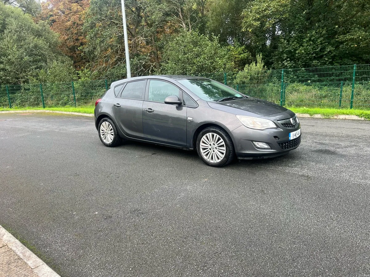 2011 Vauxhall Astra (nct+tax) - Image 1