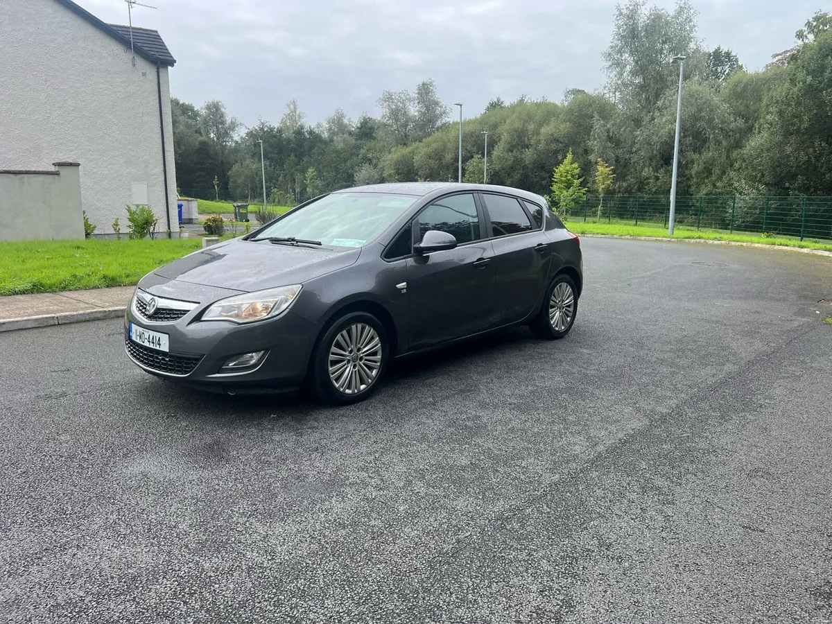 2011 Vauxhall Astra (nct+tax) - Image 2