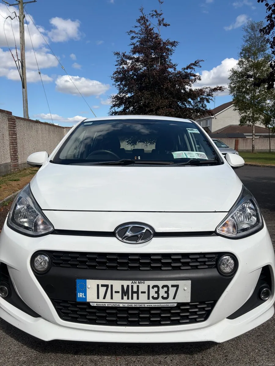 White Hyundai i10 - low owners - freshly serviced - Image 6