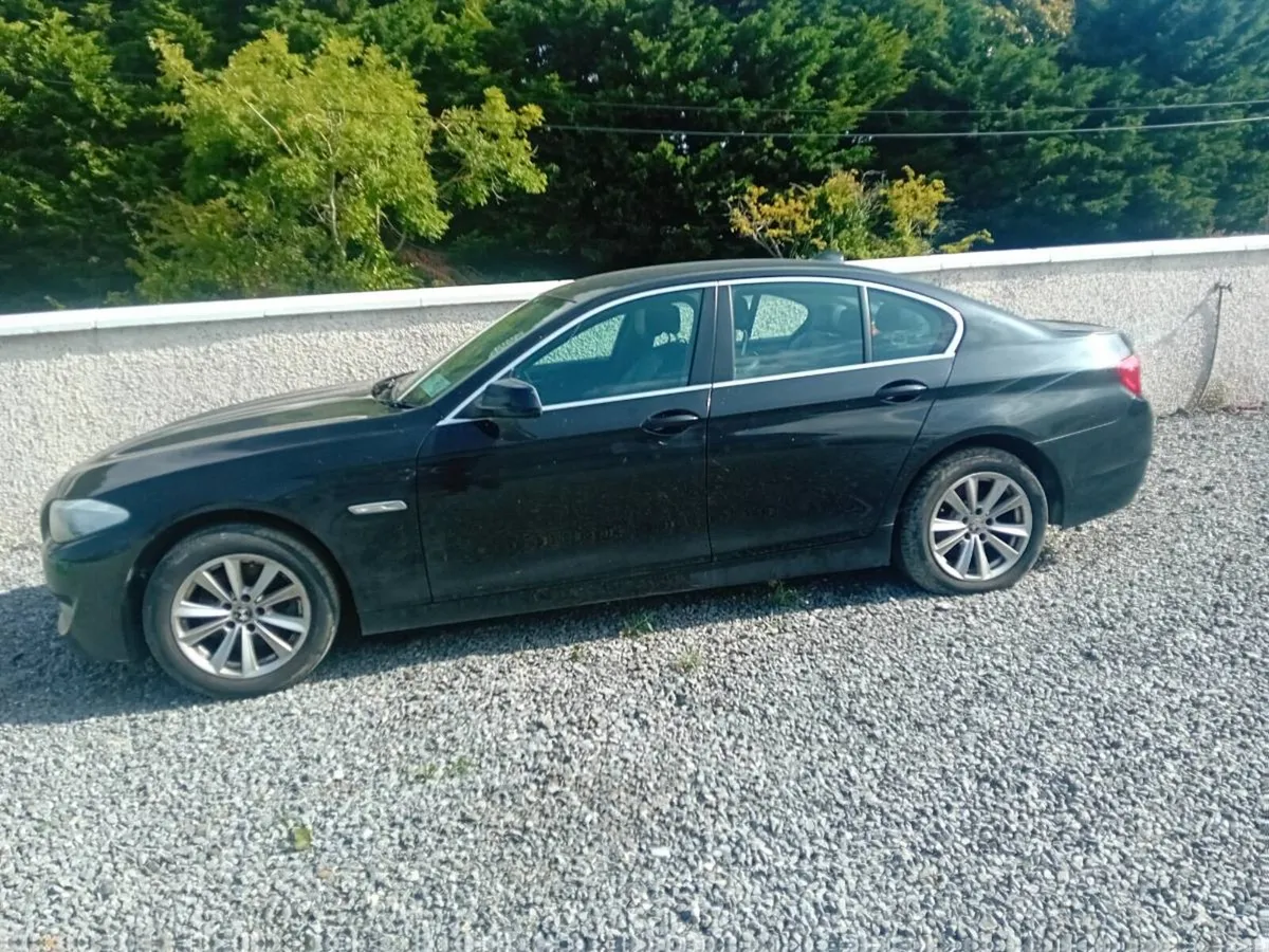 BMW Series 5 - Image 2
