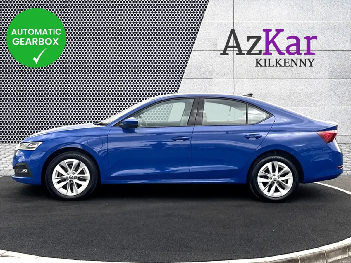 Skoda Octavia 2023 SE-TECH 1.4 PETROL PLUG IN HYBR - Image 5