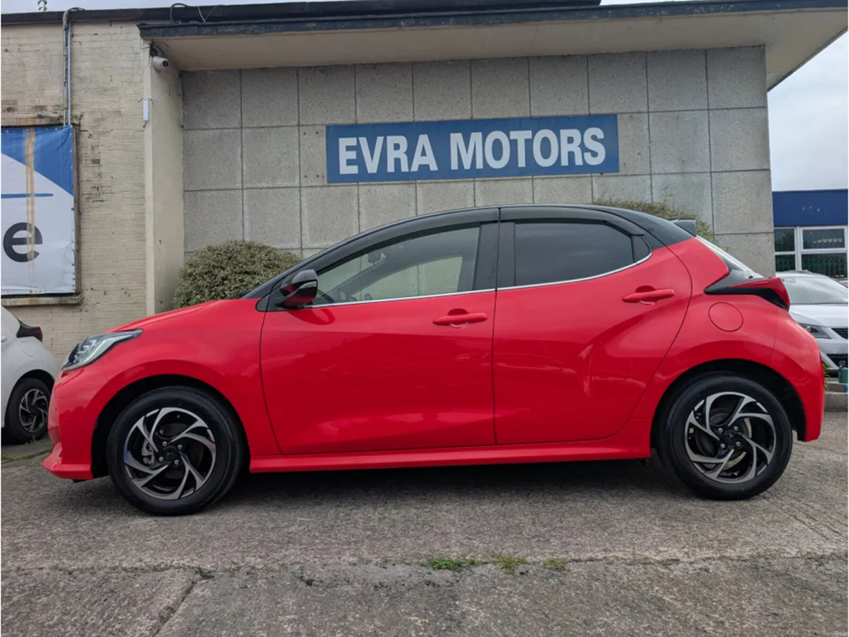 Toyota Yaris Z HYBRID AUTOMATIC 1.5 PETROL //REVER - Image 5