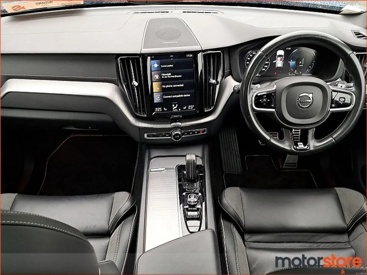 Volvo XC60 T8 (390hp) PHEV R-Design Pro Auto AWD - Image 4