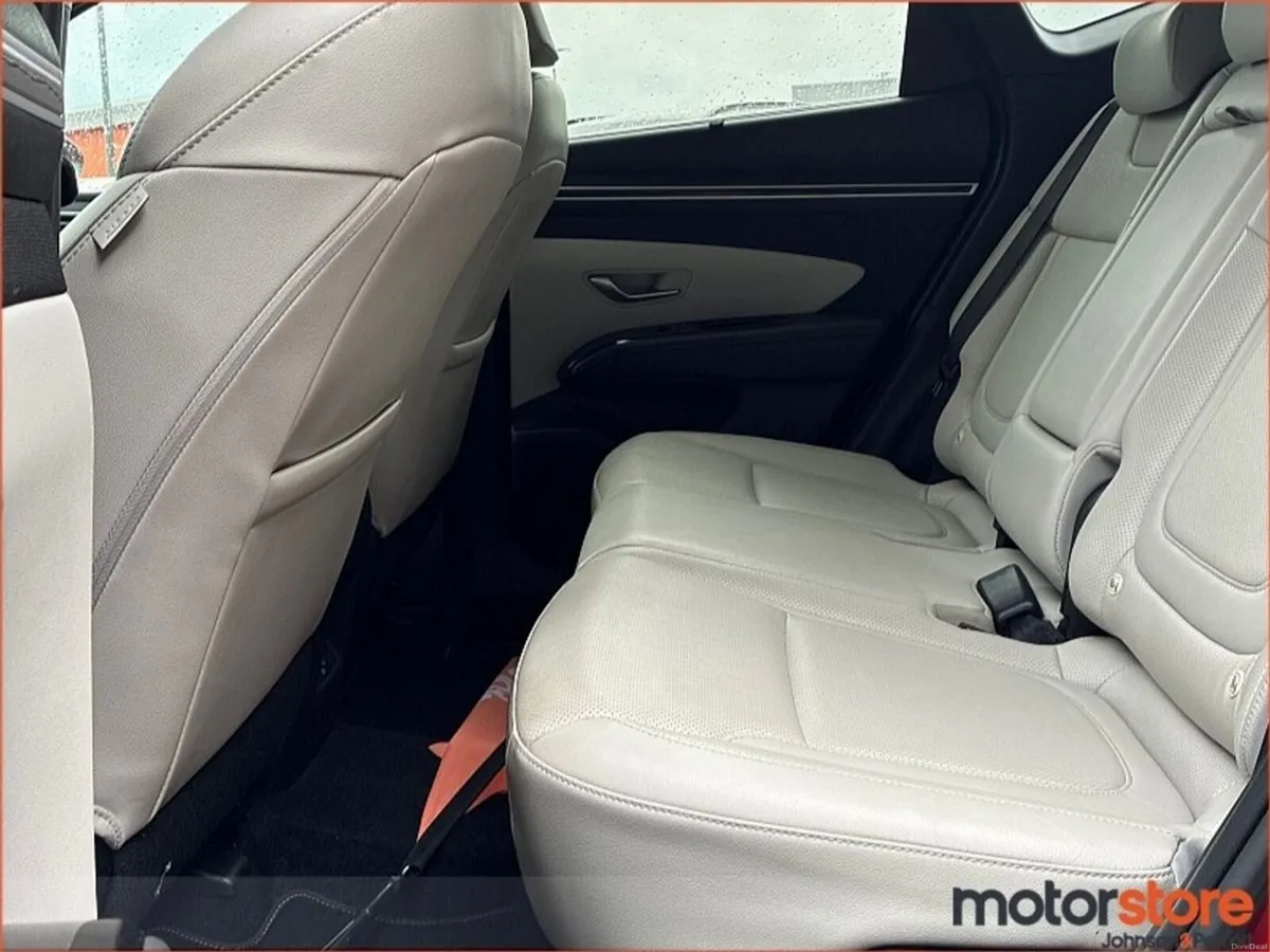 Hyundai Tucson 2WD Executive Plus w 2 Tone Roof - Image 5