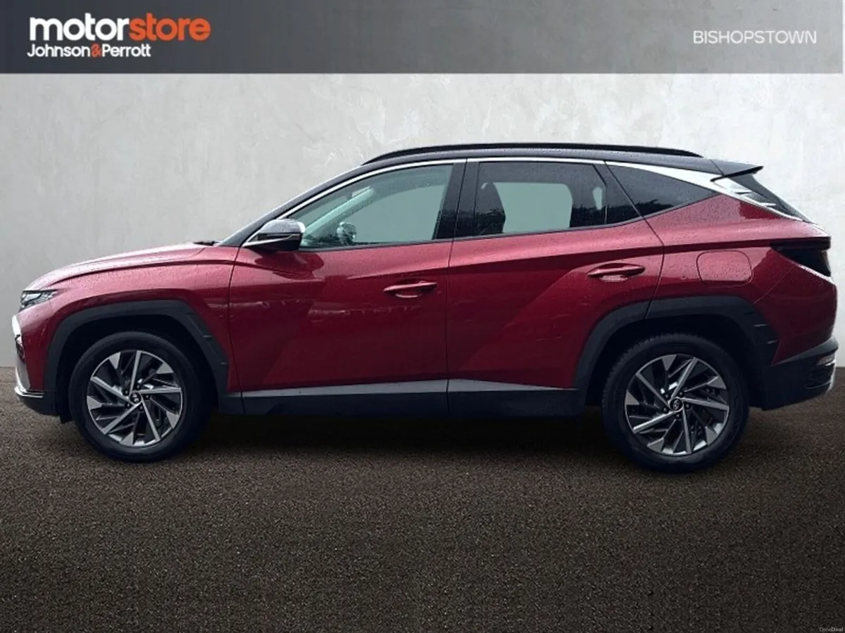 Hyundai Tucson 2WD Executive Plus w 2 Tone Roof - Image 6