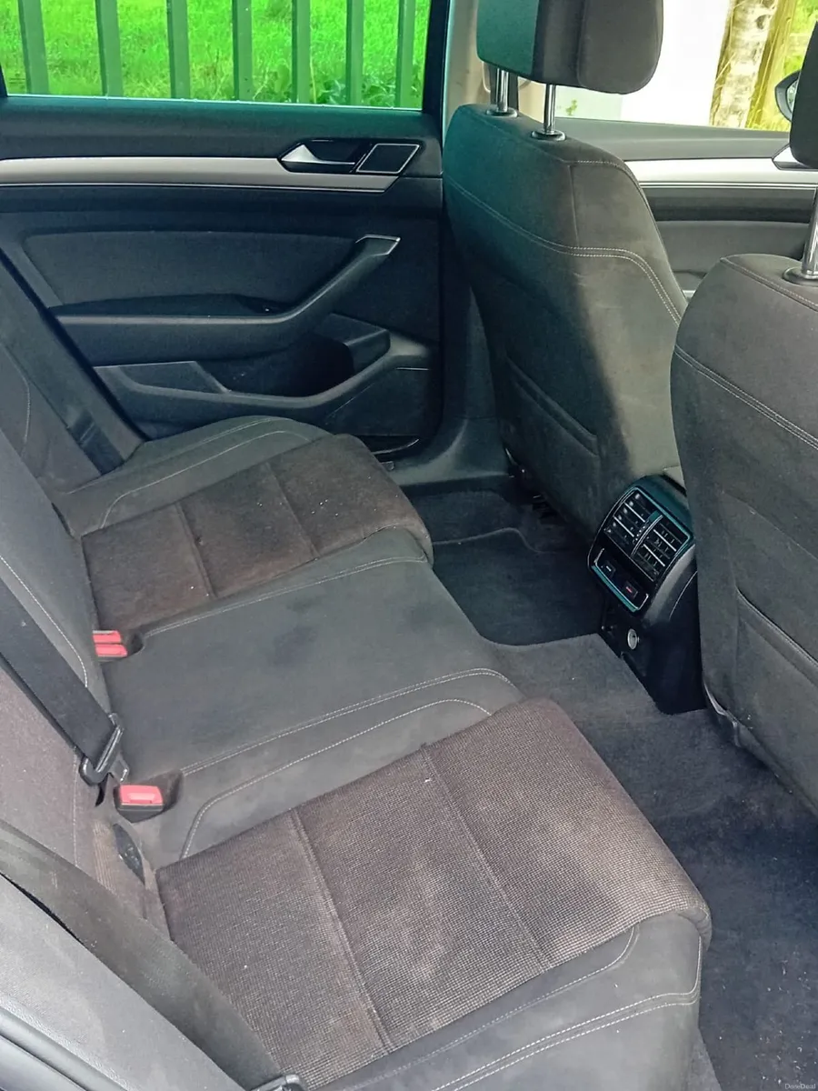 Volkswagen Passat 2015 - Image 5
