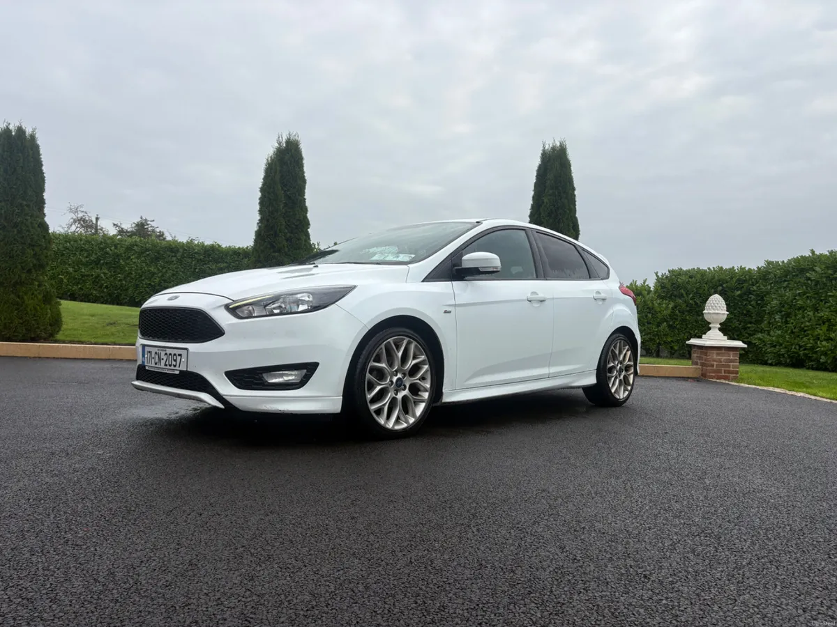 Ford Focus 2017 - Image 2