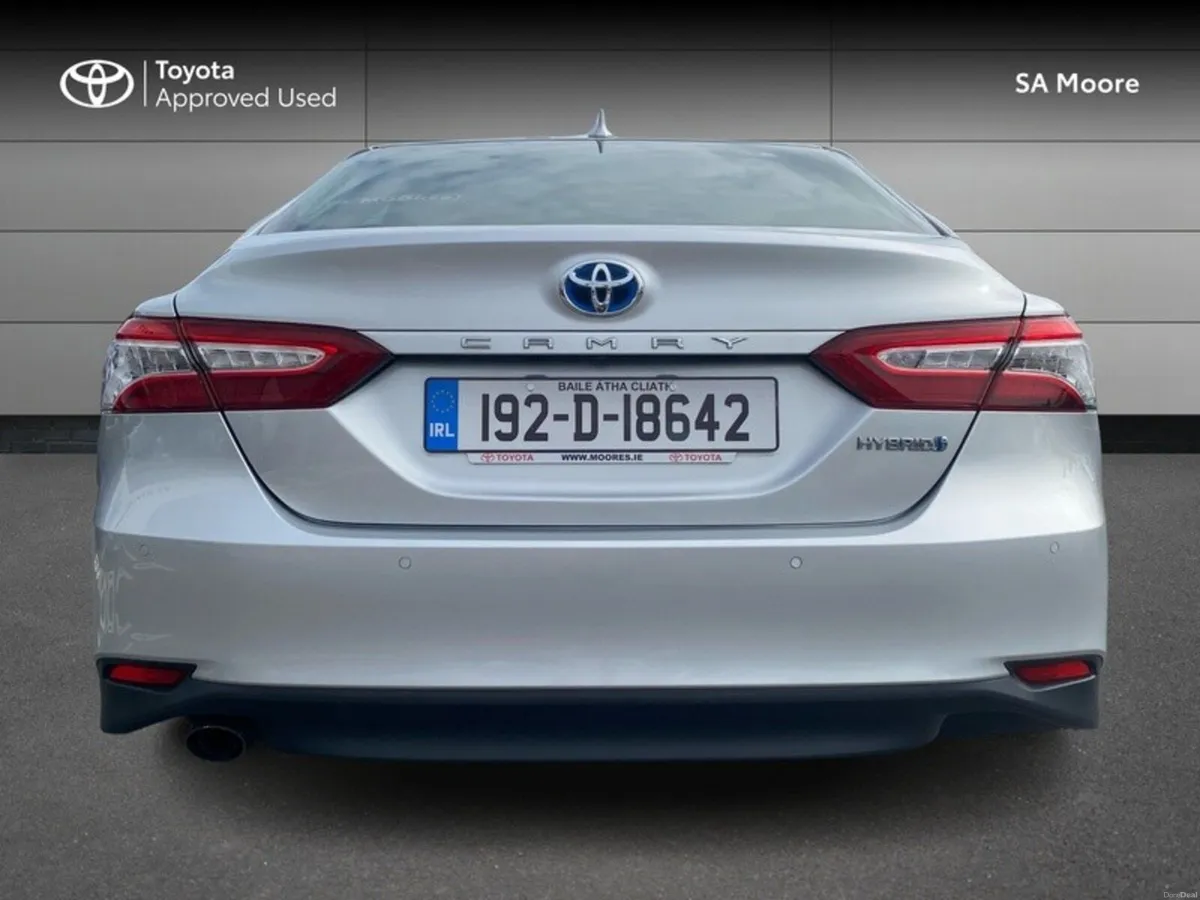 Toyota Camry HYBRID PLATINUM - Image 4