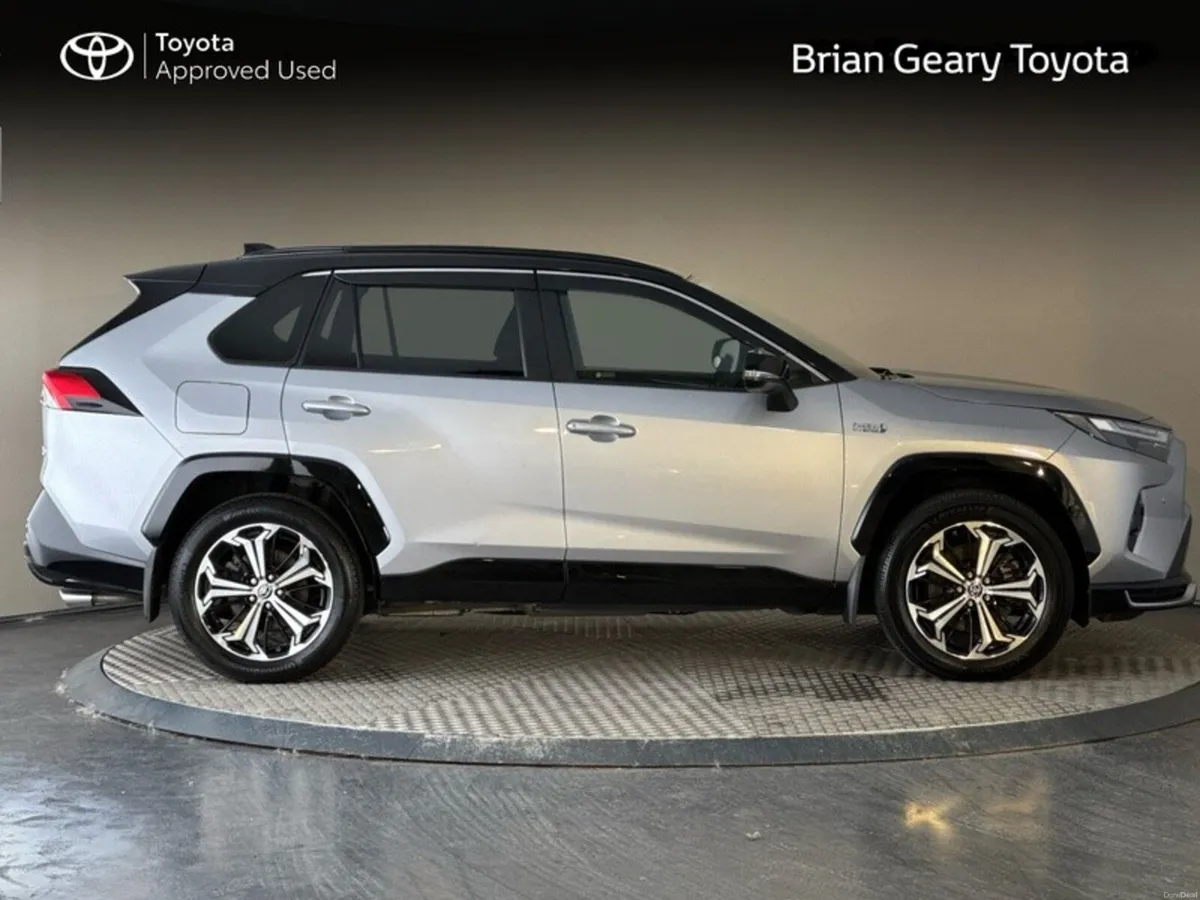 Toyota RAV4 PLUG-IN HYBRID SPORT - Image 3