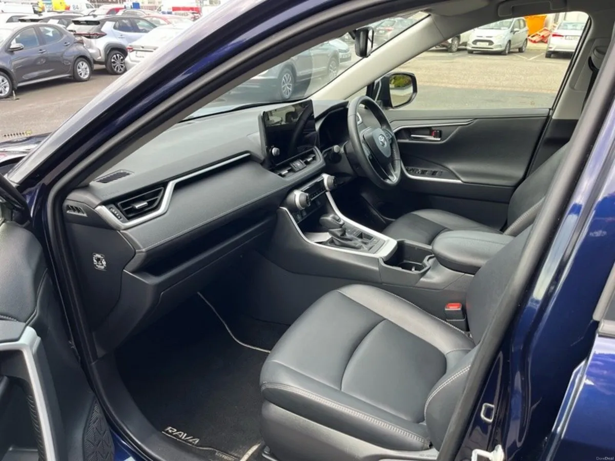 Toyota RAV4 RAV4 HYBRID SOL - Image 6