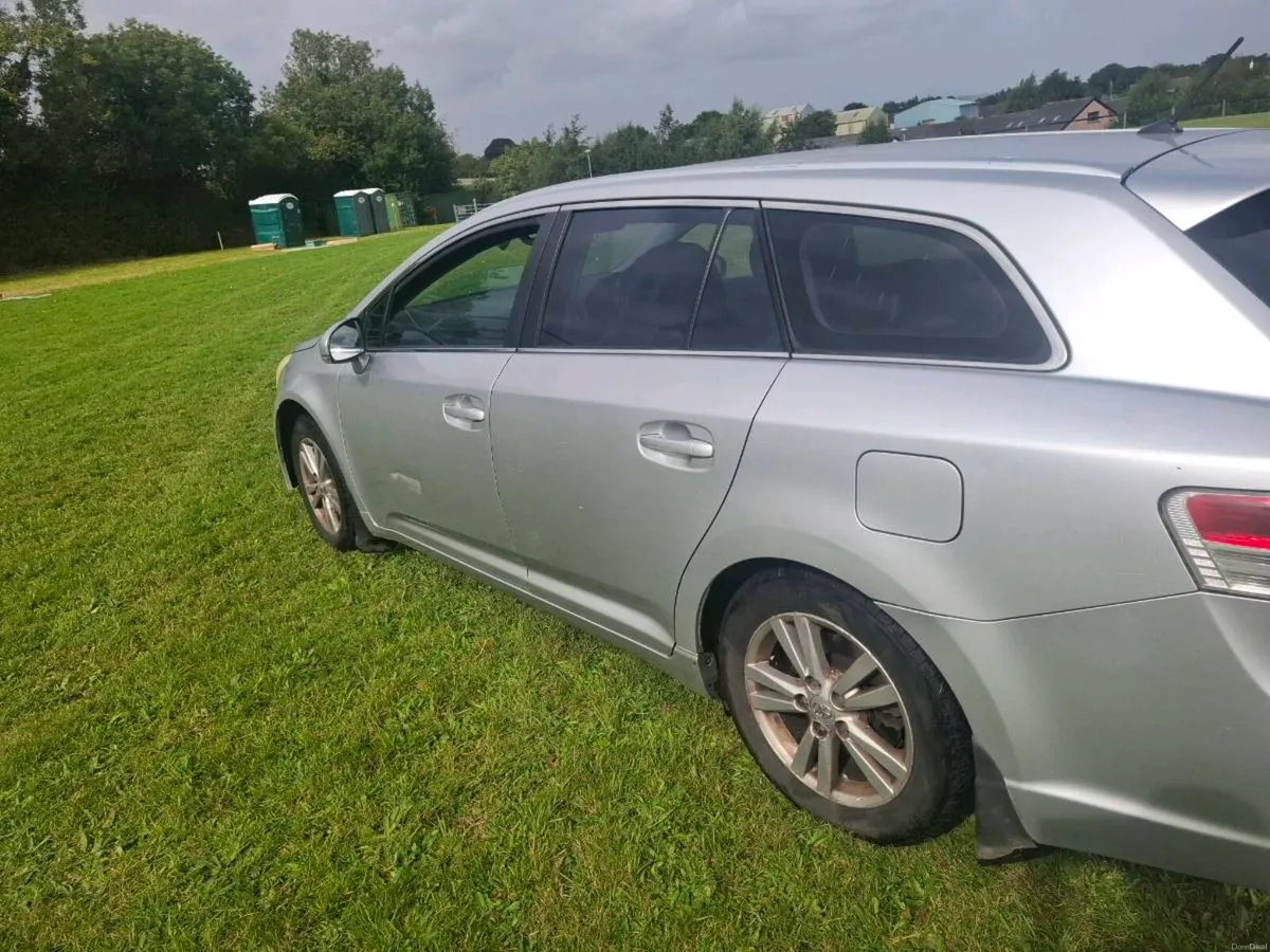 Toyota Avensis - Image 4