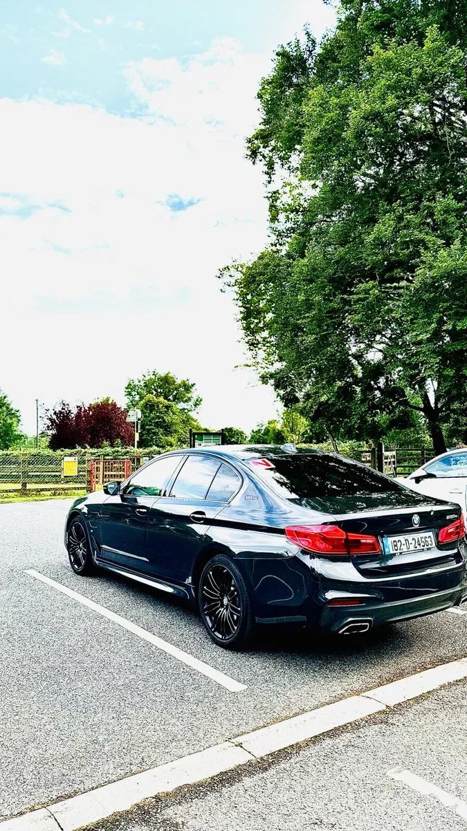 Bmw 2018 530 e Plug in Hybrid - Image 6