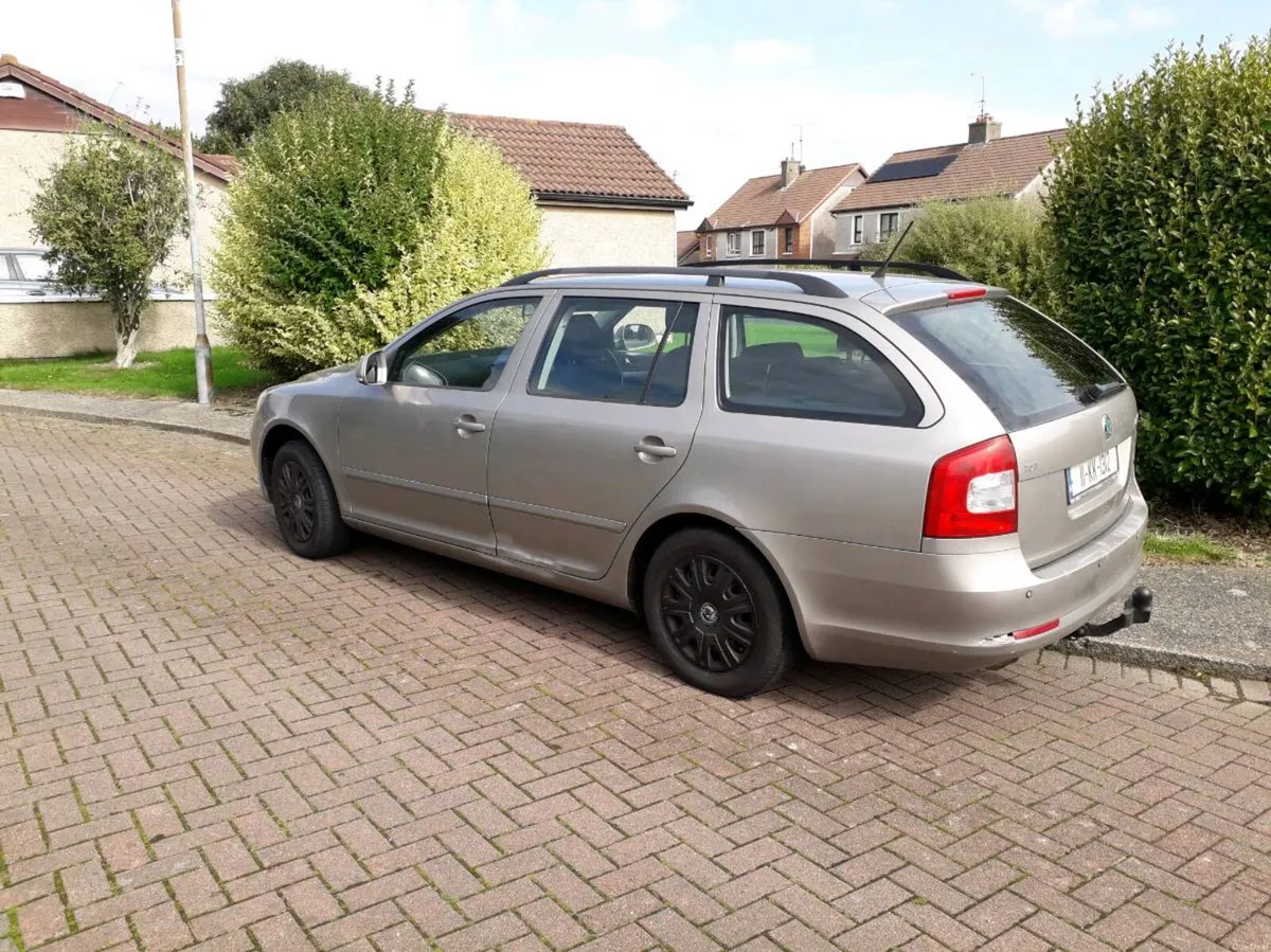 11 SKODA OCTAVIA 1.6 DIESEL €2750 - Image 3