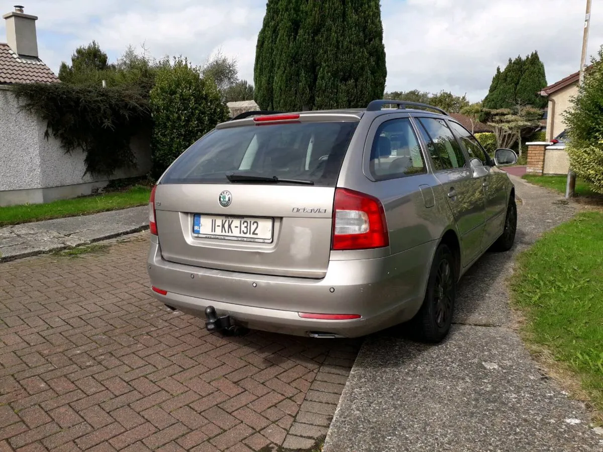 11 SKODA OCTAVIA 1.6 DIESEL €2750 - Image 4