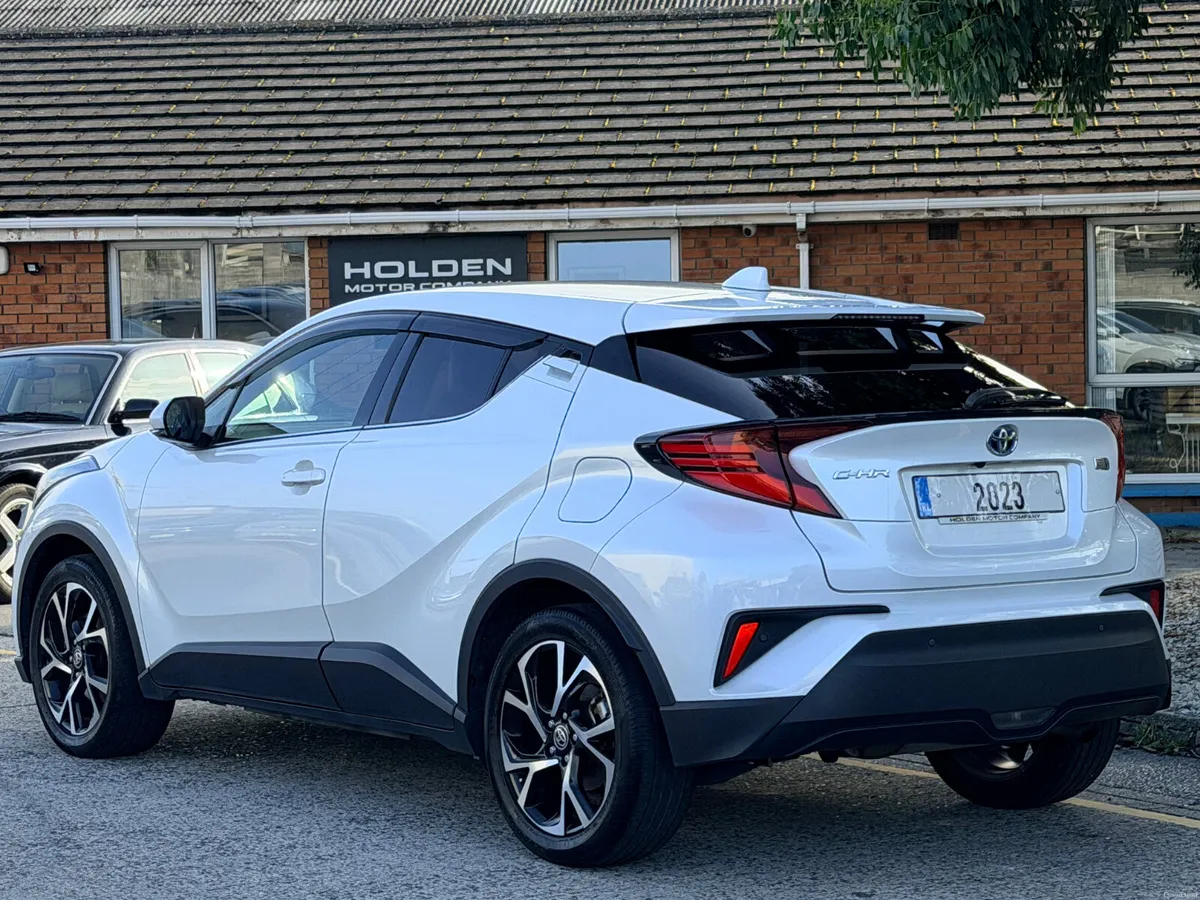 2023 TOYOTA C-HR..HEATED SEATS..2 KEYS - Image 5