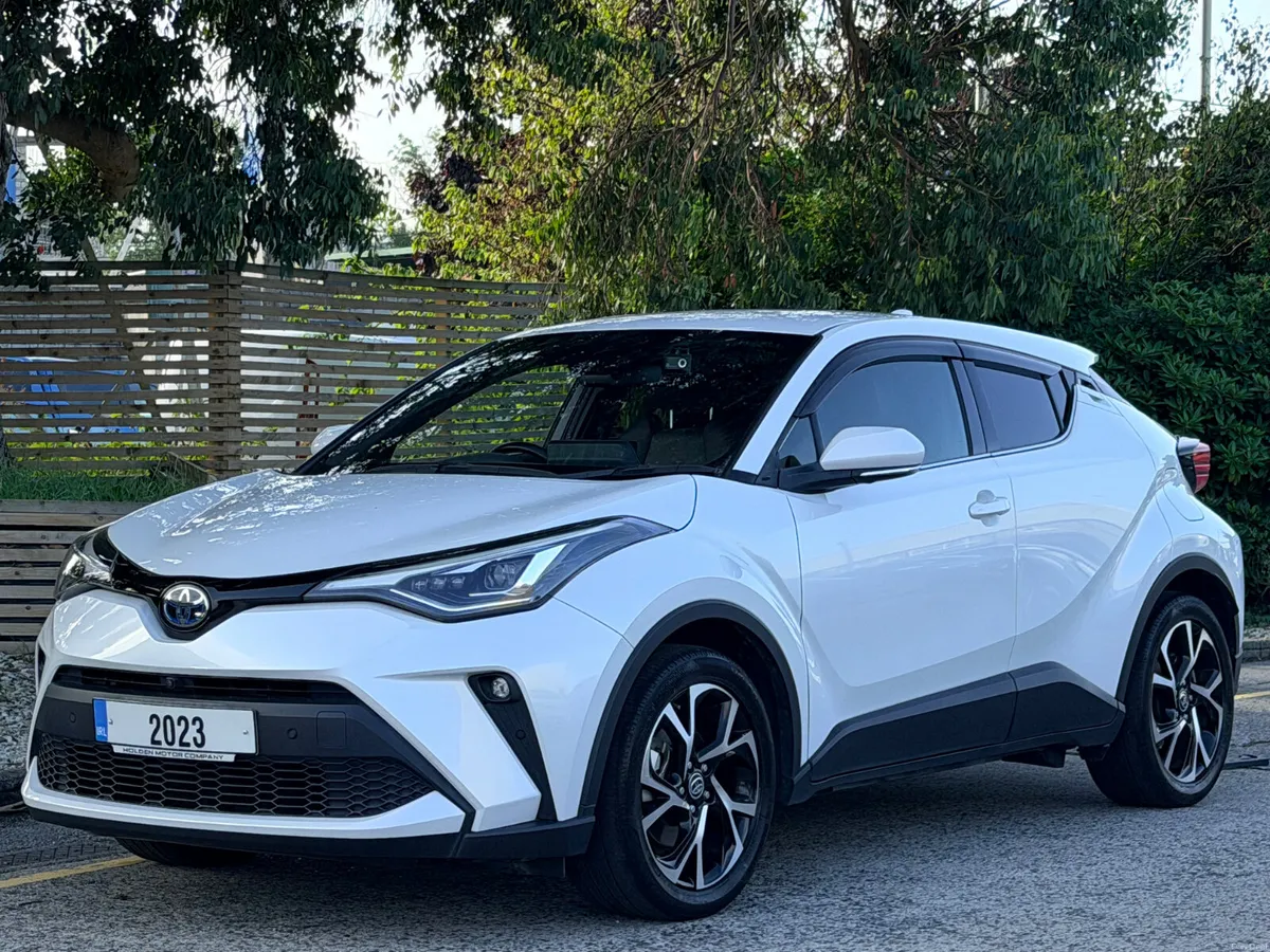 2023 TOYOTA C-HR..HEATED SEATS..2 KEYS - Image 1