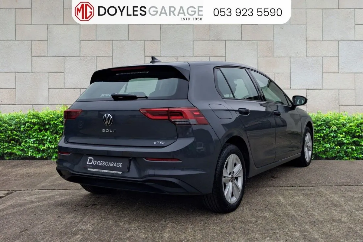 Volkswagen Golf Life 1.0 TSi Petrol 110bhp - Image 3