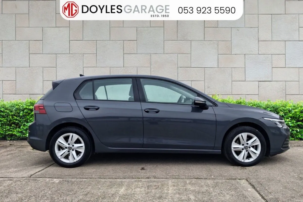 Volkswagen Golf Life 1.0 TSi Petrol 110bhp - Image 2