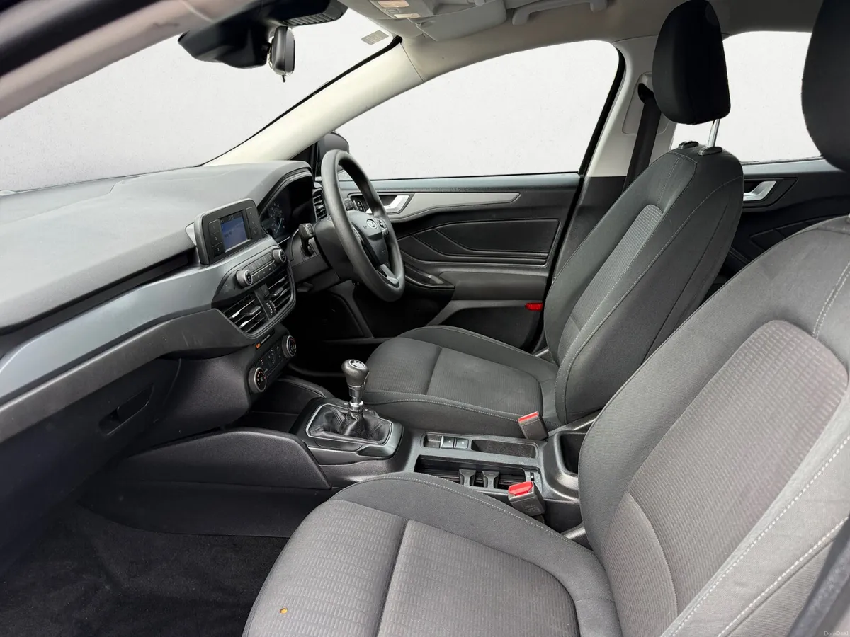2019 Ford Focus 1.5TDCI ZETEC 120BHP - Image 6