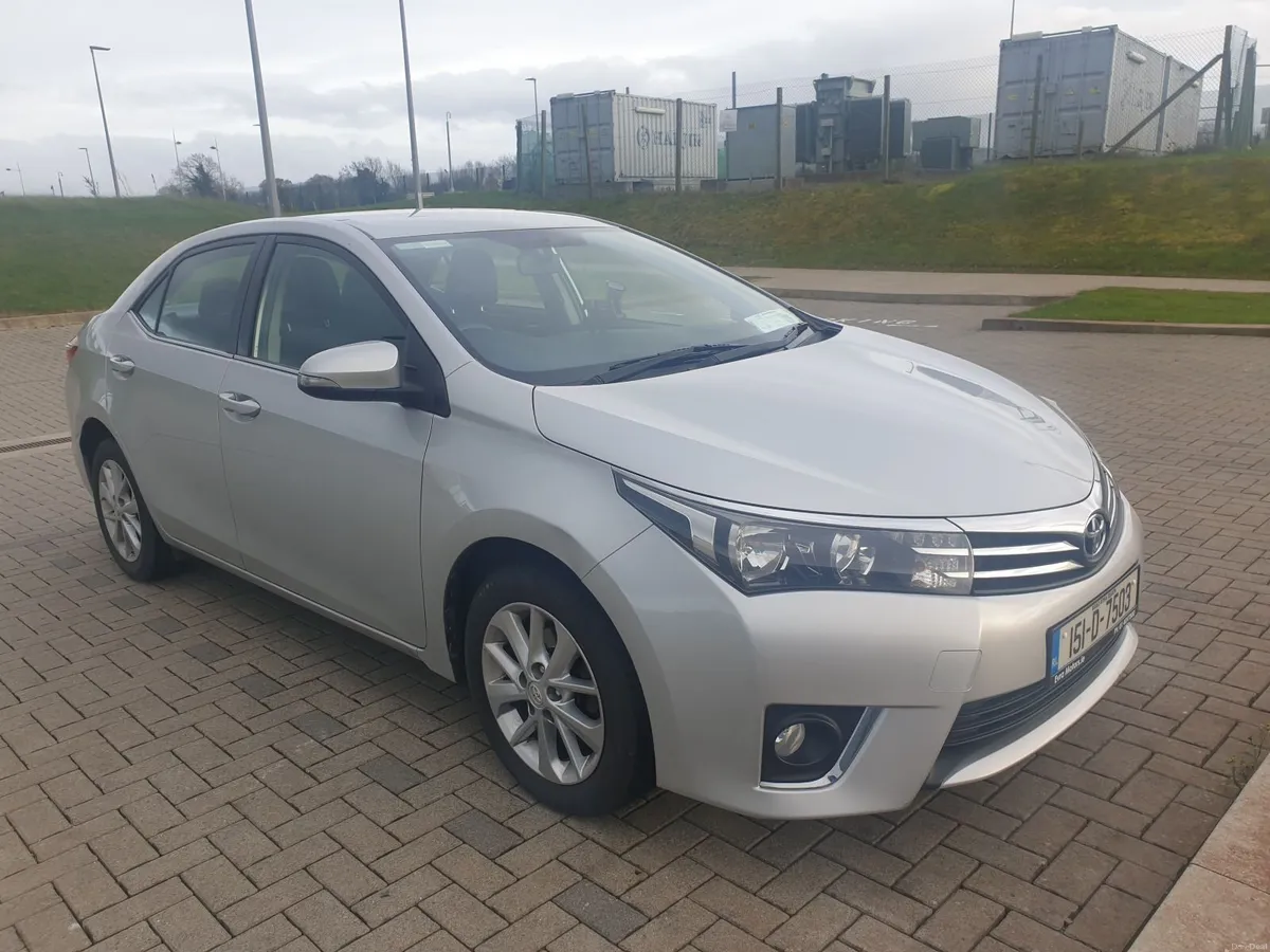 Toyota Corolla 1.33 Petrol 2015 4DRS Silver - Image 2
