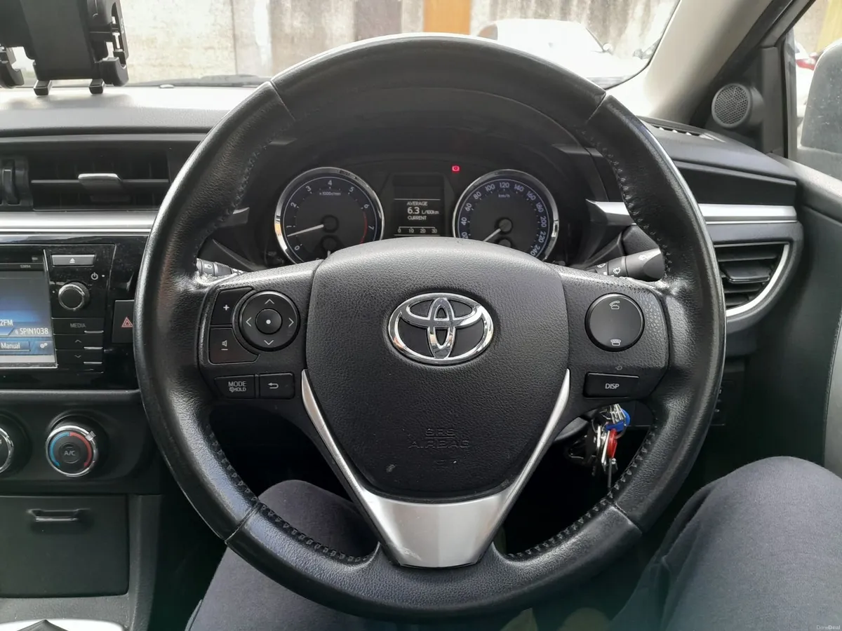 Toyota Corolla 1.33 Petrol 2015 4DRS Silver - Image 5