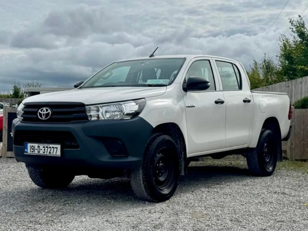 Toyota Hilux Double CAB DLX 4DR - Image 6
