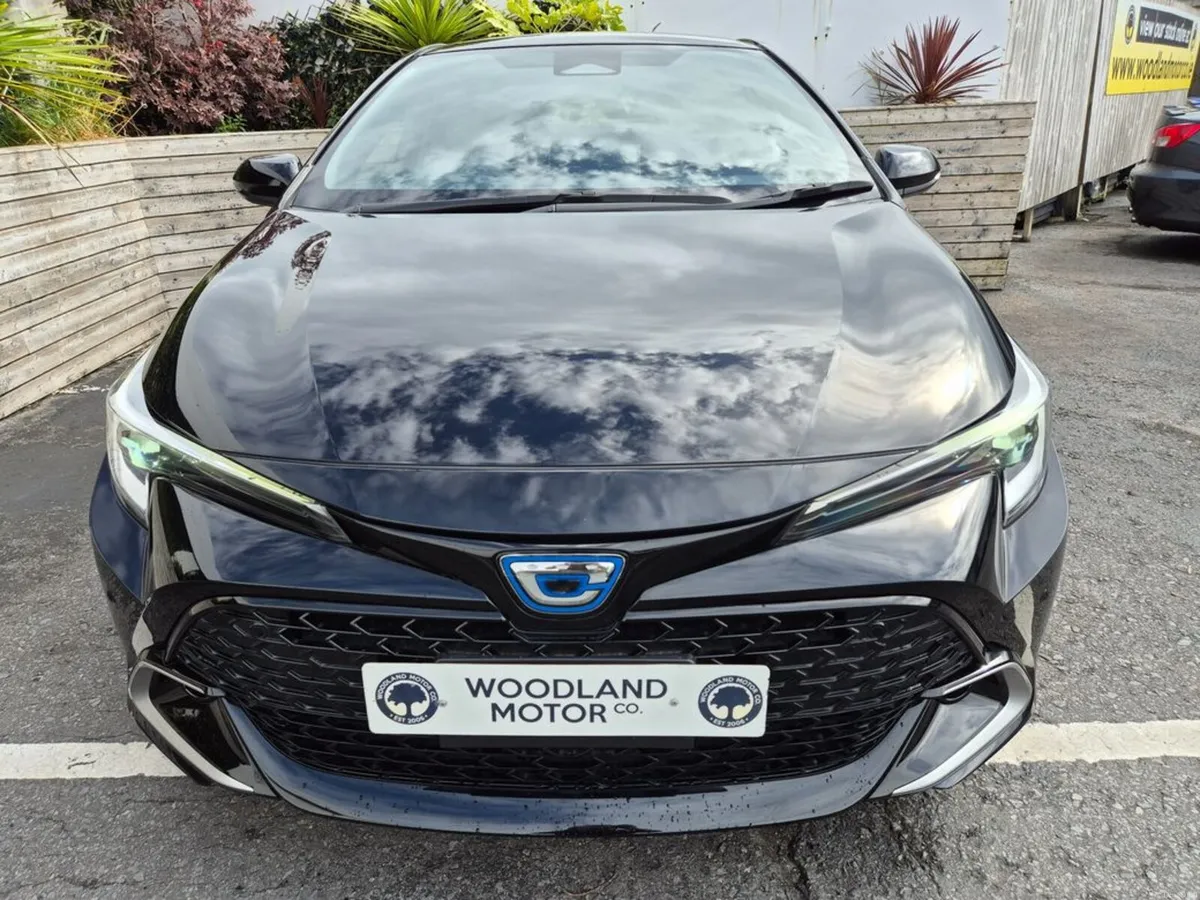 Toyota Corolla 1.8 HYBRID / SPORT SPEC / LOW MILEA - Image 4