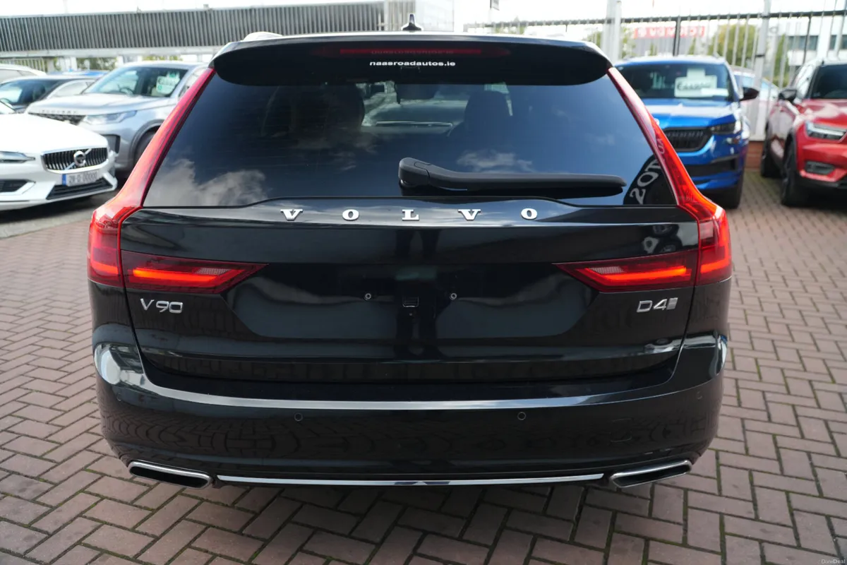 2021 VOLVO V90 D4 - Image 5