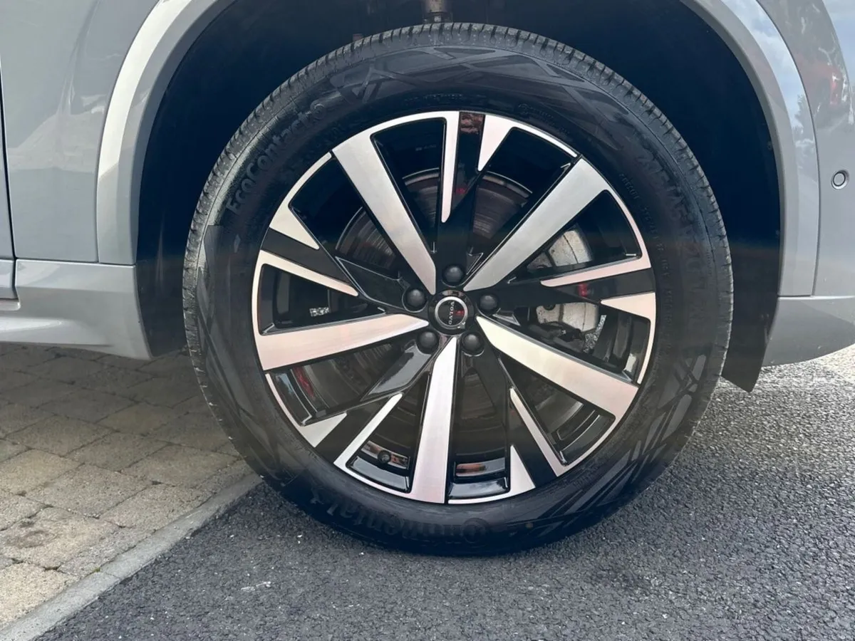 Volvo XC90 XC90 T8 Plus Dark AWD PHEV - Image 4