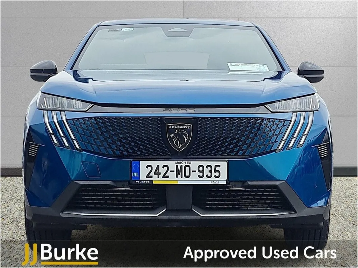 Peugeot 3008 1.2 MHEV PureTech 136bhp eDCS6 Allure - Image 2