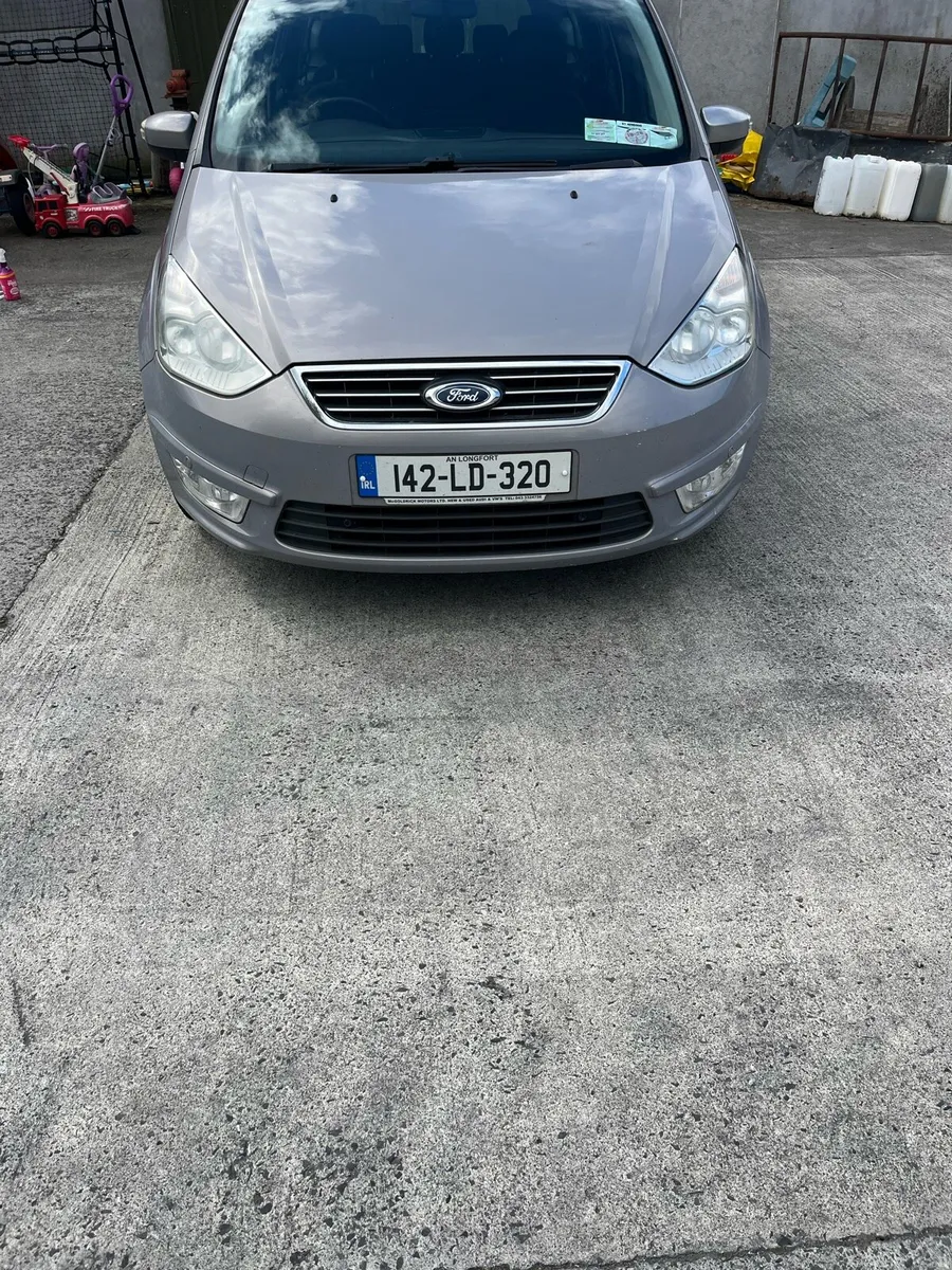 Seven seater Ford Galaxy - Image 2